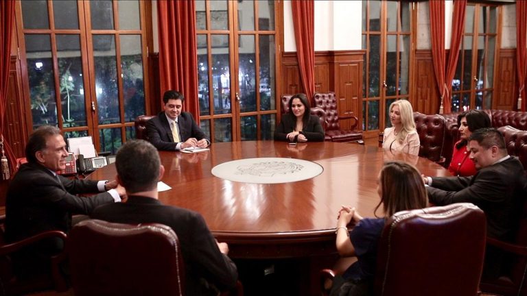Diputados de la LXV Legislatura que integran la Comisión de Cortesía se reúnen con el Gobernador Miguel Ángel Yunes