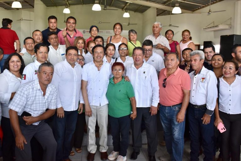 Entrega de escrituras, acto de justicia social para familias de Veracruz: Pozos Castro