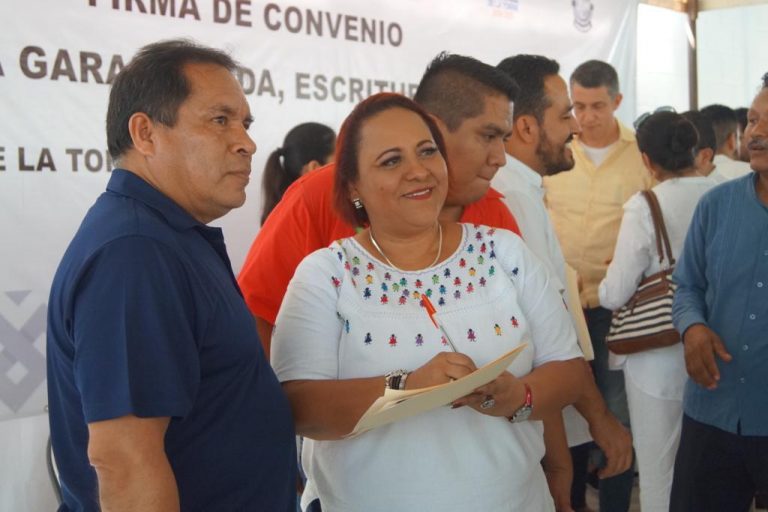 Diputada Adriana Esther Martínez, asume compromiso con la educación en Veracruz